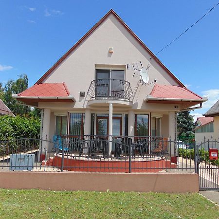 Mezőkövesd Csevi Apartmanhaz מראה חיצוני תמונה