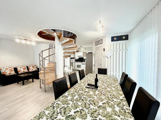 Mezőkövesd Csevi Apartmanhaz מראה חיצוני תמונה